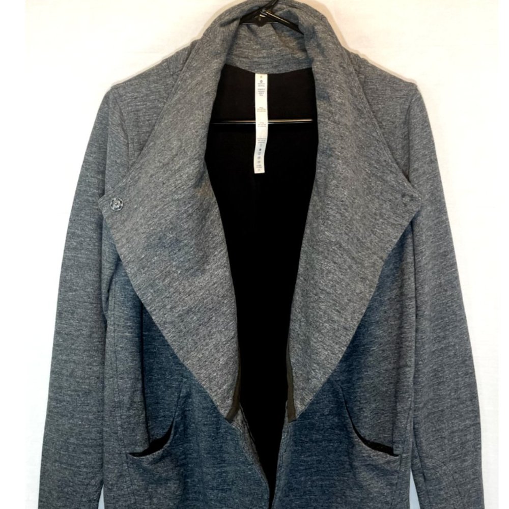 Lululemon Athletica Women’s Wrap Jacket Size 6 Gray Thumbholes Lined